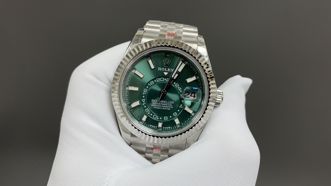 Sky Dweller A100 thumb 4