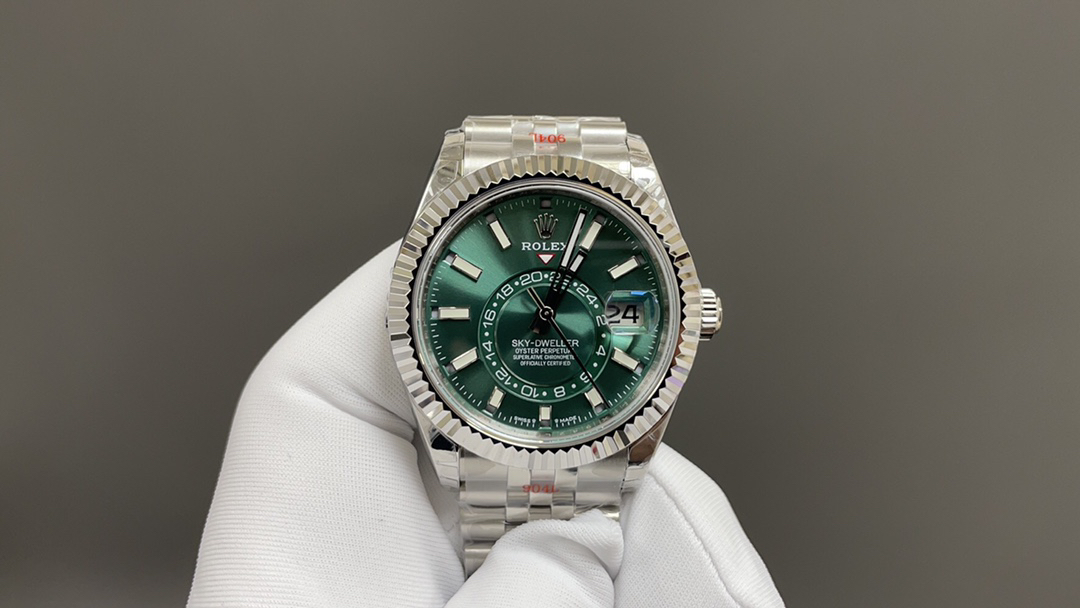 Sky Dweller A100 thumb 2