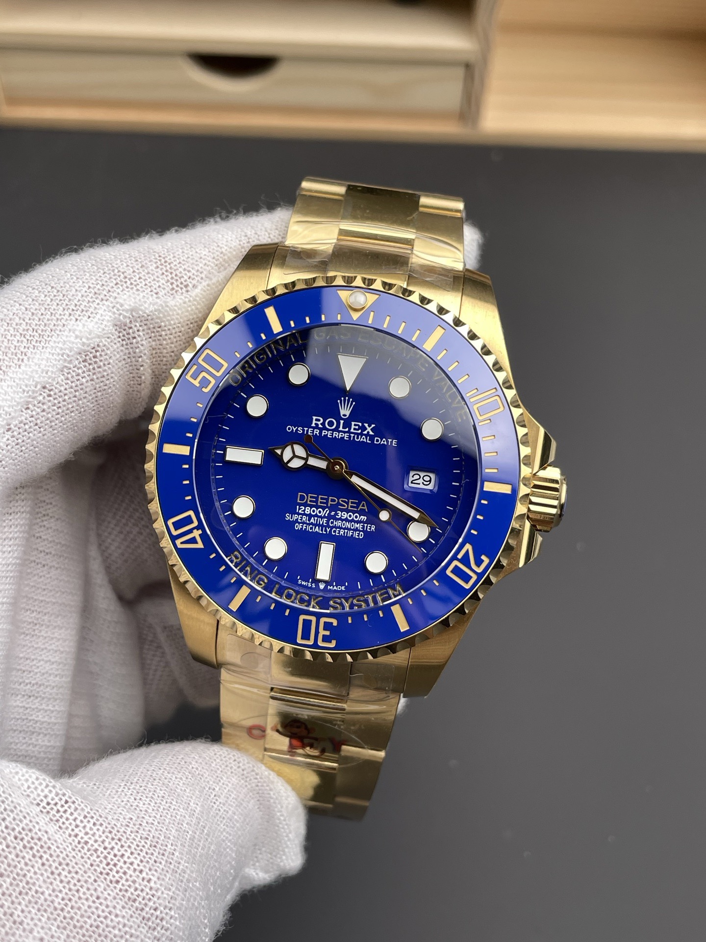 Sea Dweller A130 thumb 2