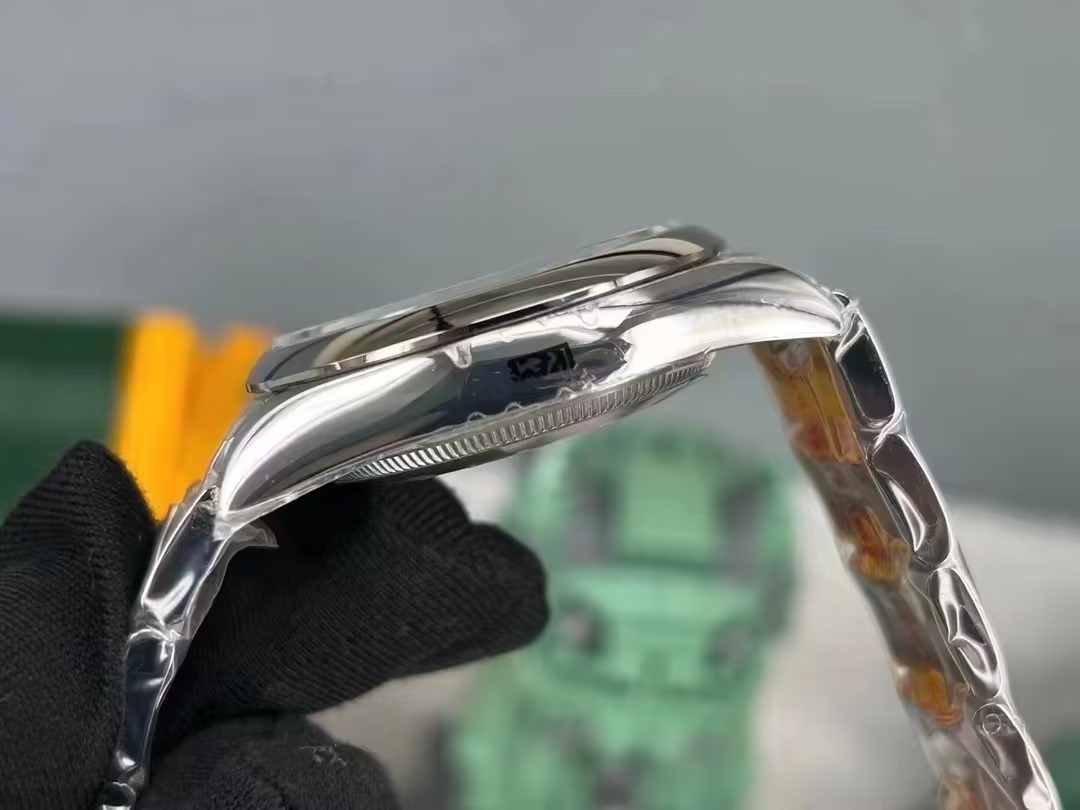 Oyster Perpetual A126 thumb 4