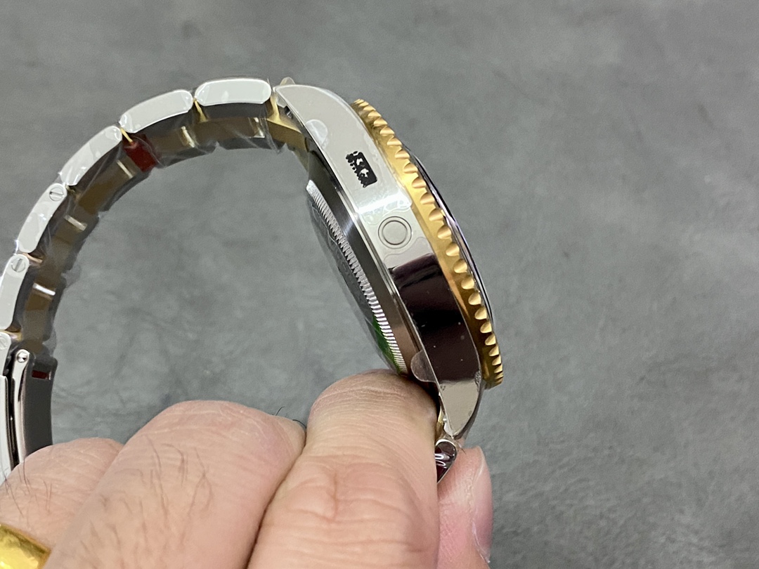 Sea Dweller A129 thumb 7